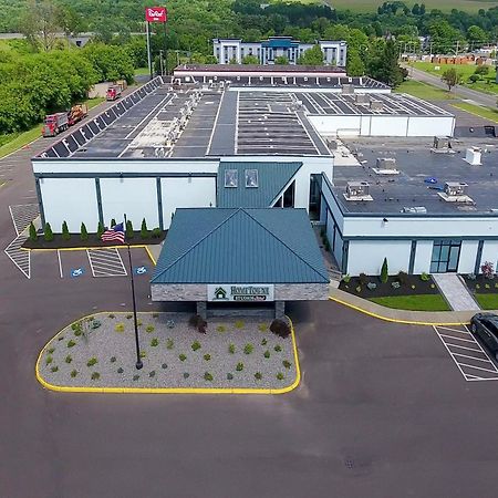 Hometowne Studios By Red Roof & Conference Center Cortland Exterior photo